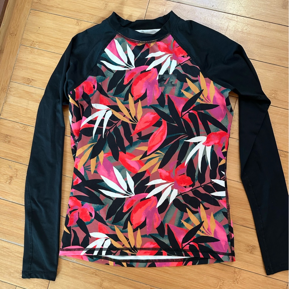 Billabong Colorful Geometric Rash Guard M